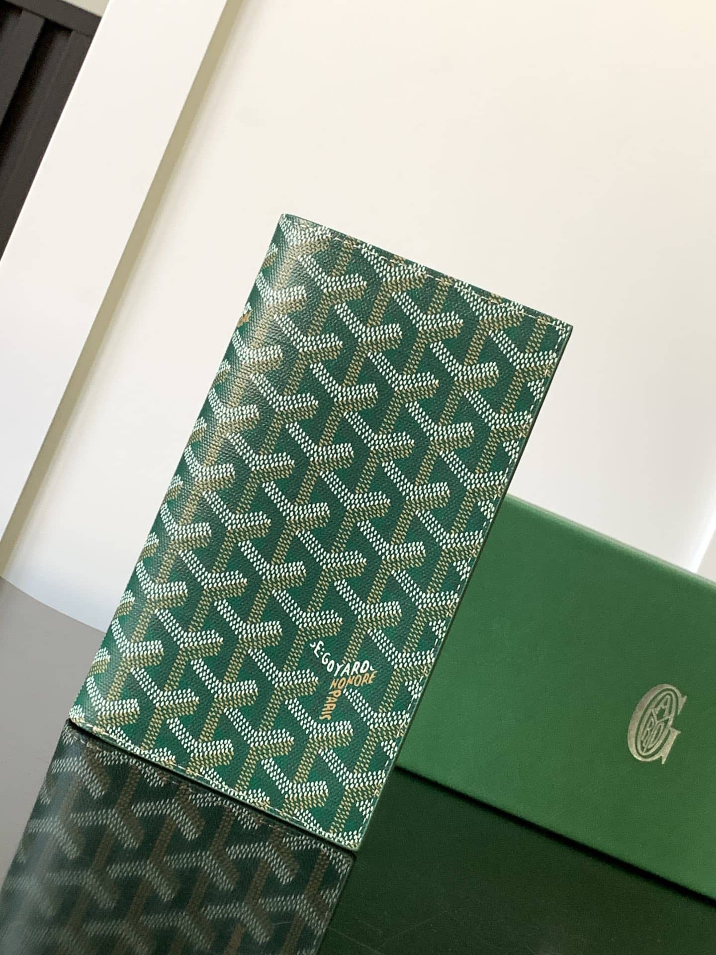 Goyard Multifunctional Travel Wallet Green