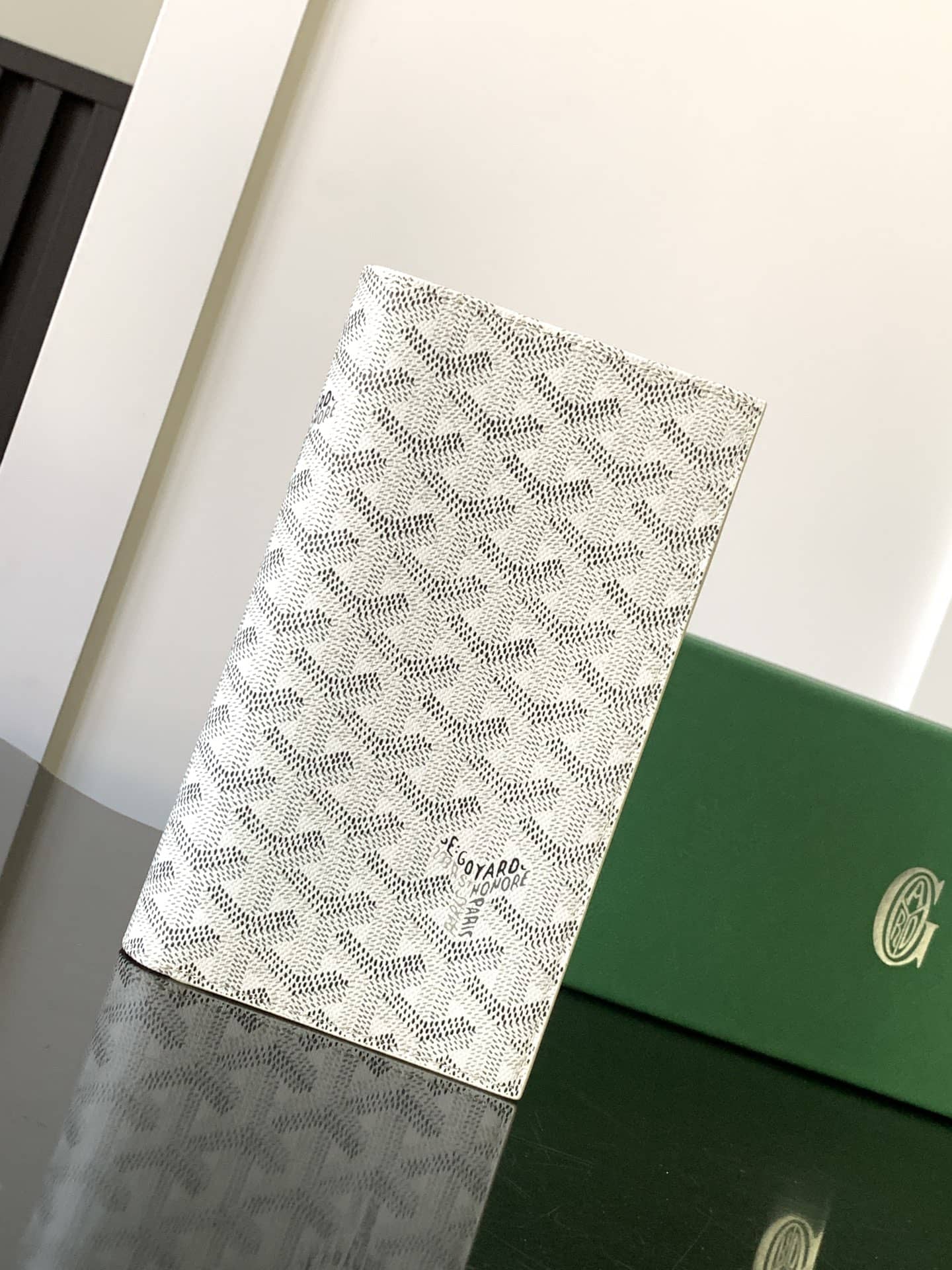 Goyard Multifunctional Travel Wallet White
