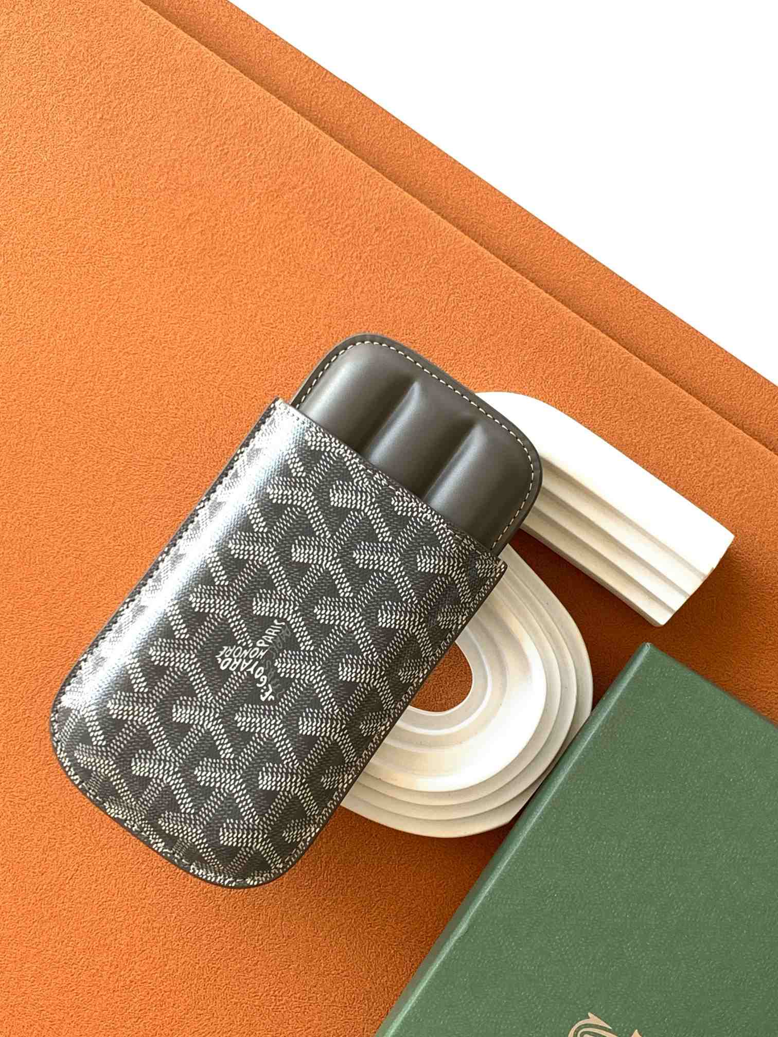 Goyard Churchill 3 Cigar Case Grey