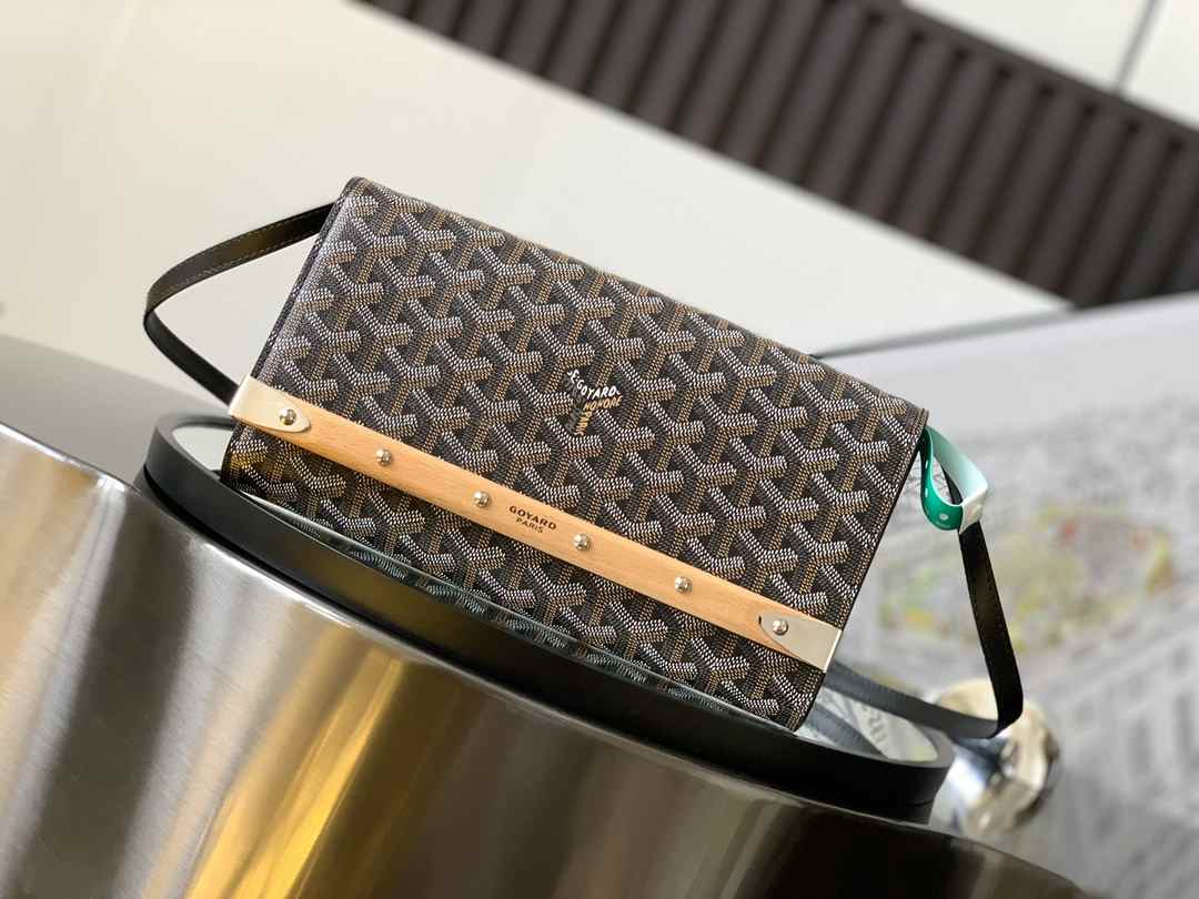 Goyard Monte-Carlo PM Clutch Black