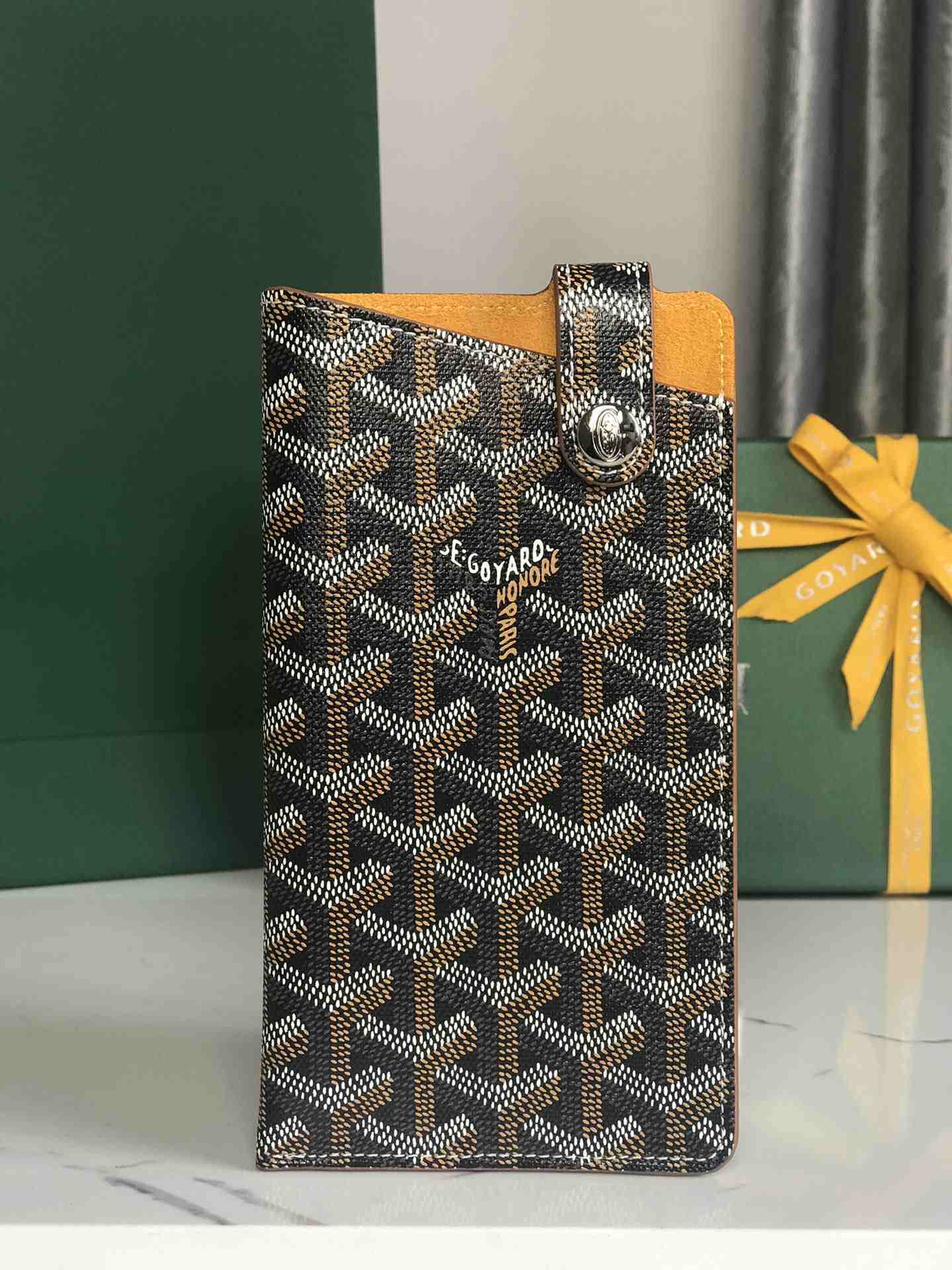 Goyard Montmartre GM Case Black & Tan