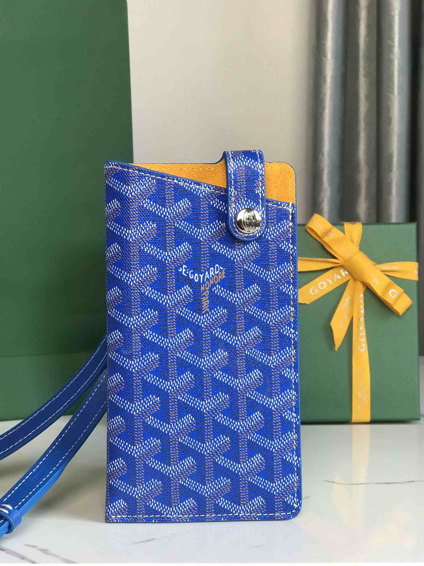 Goyard Montmartre GM Case Sky Blue