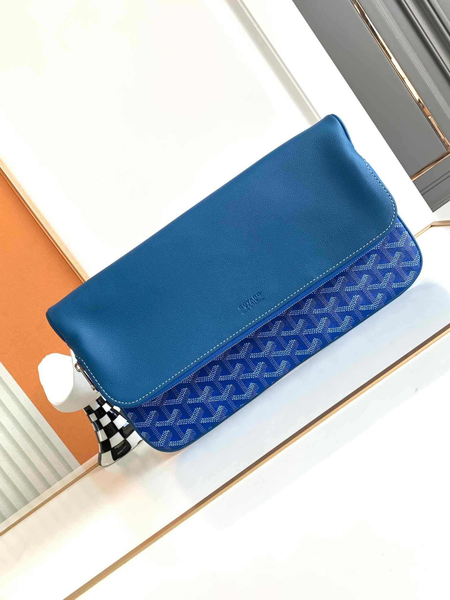 Goyard Sainte-Marie GM Clutch Sky Blue