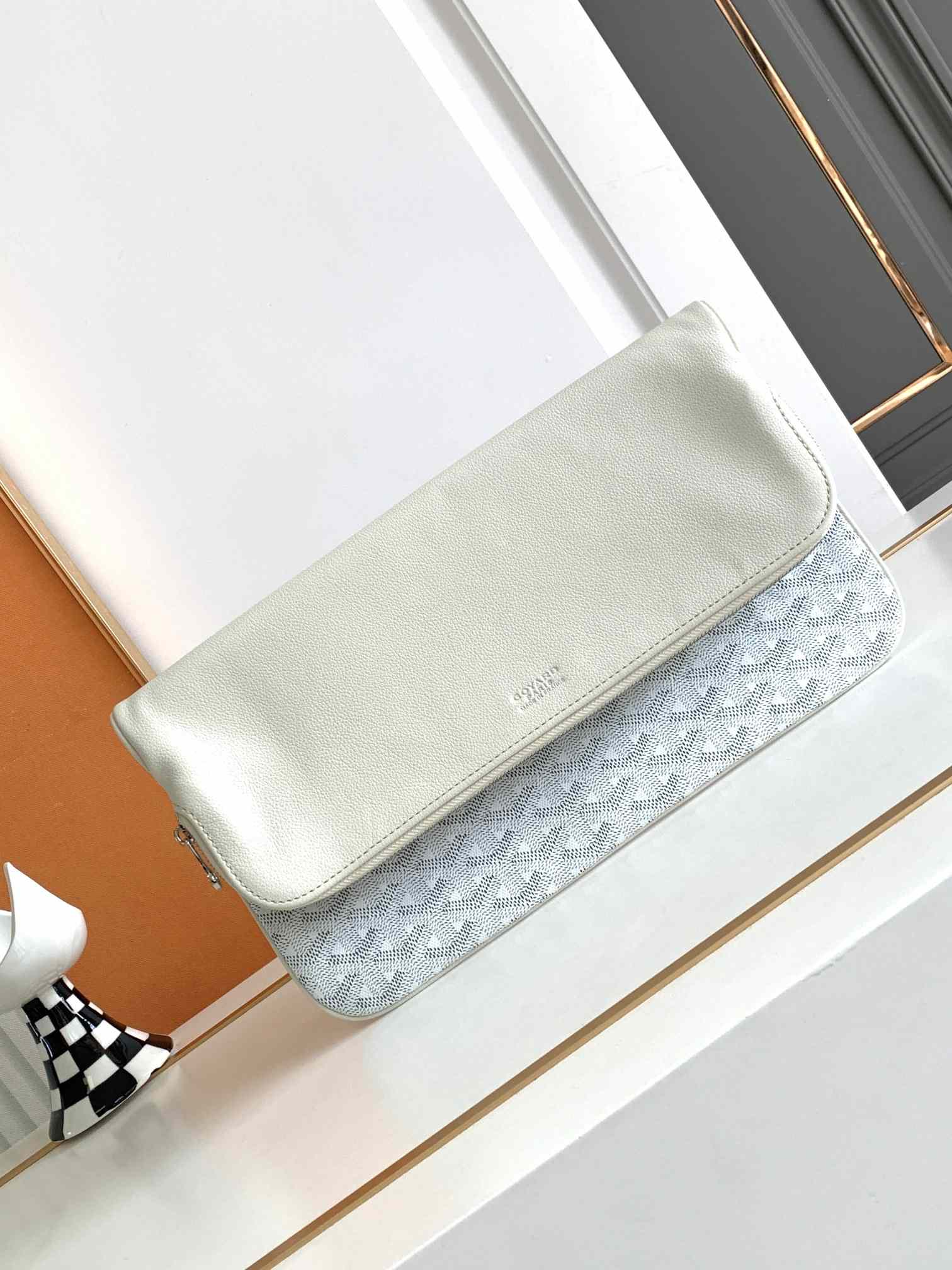 Goyard Sainte-Marie GM Clutch White
