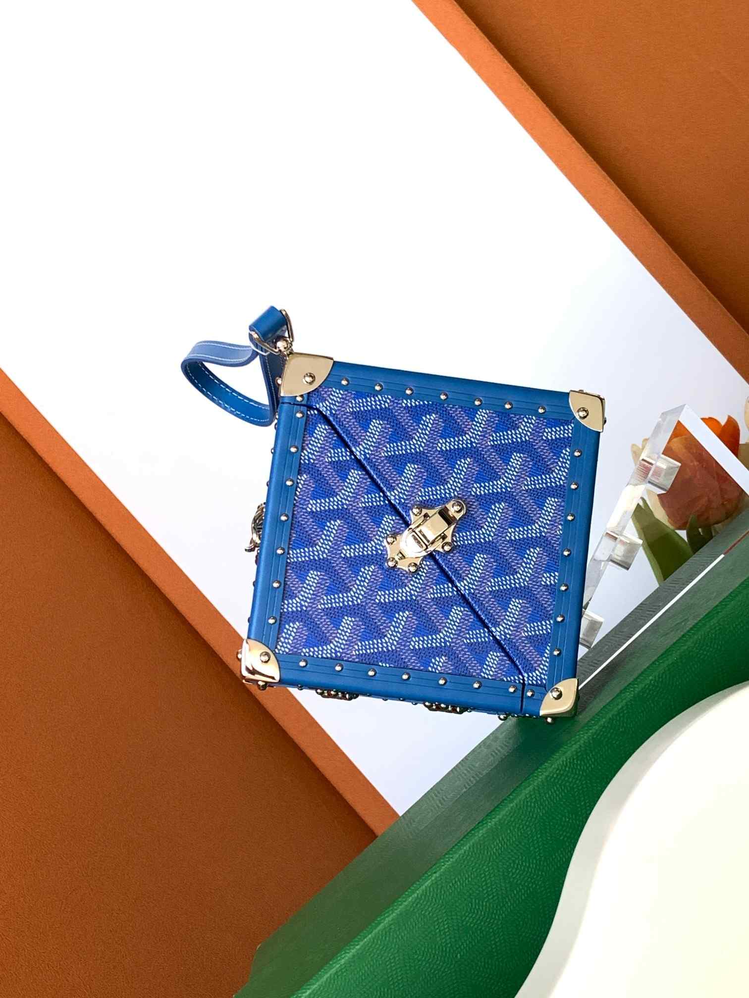Goyard Dé Trunk Bag Sky Blue