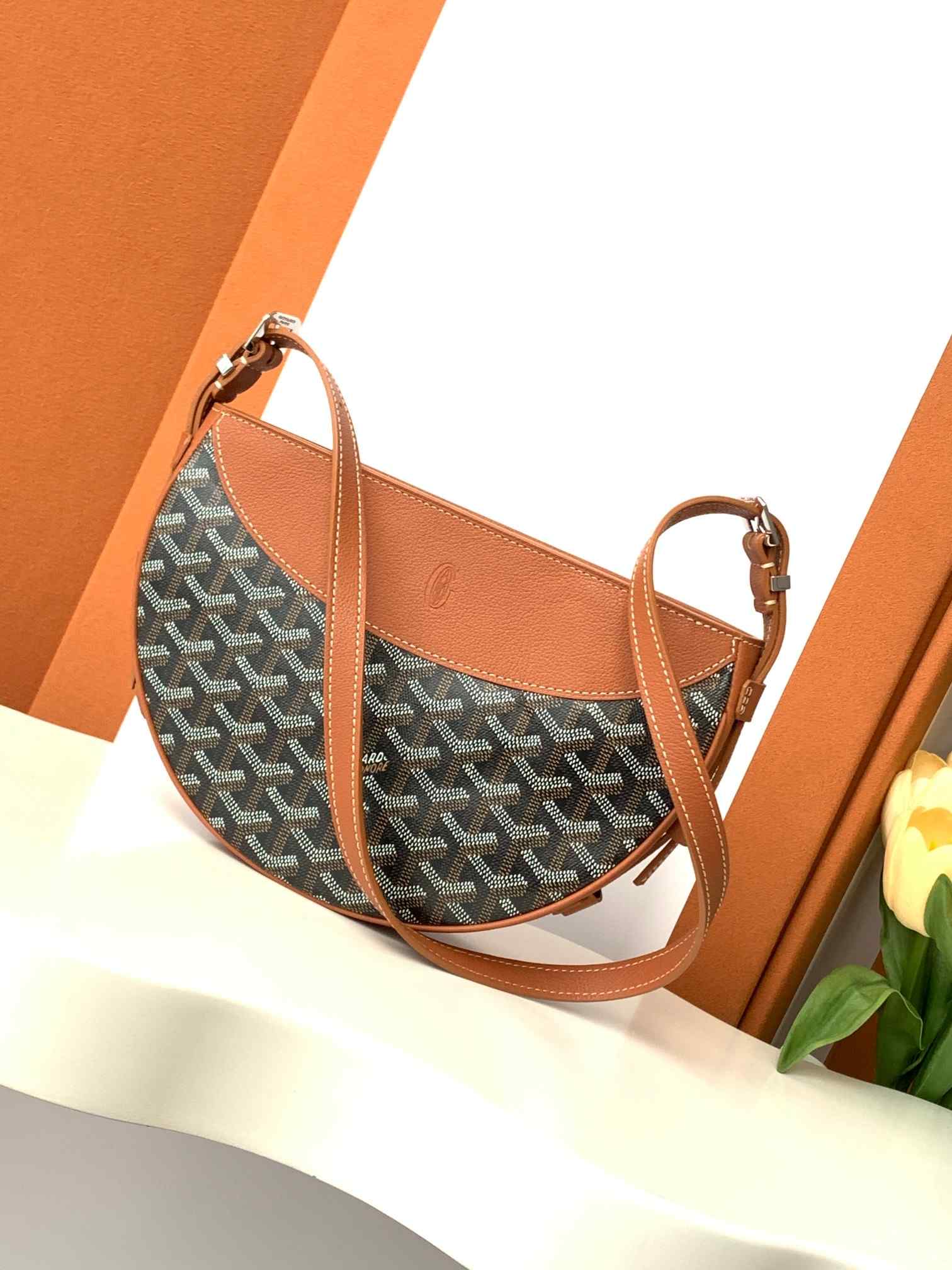 Goyard Hirondelle Bag Black & Tan