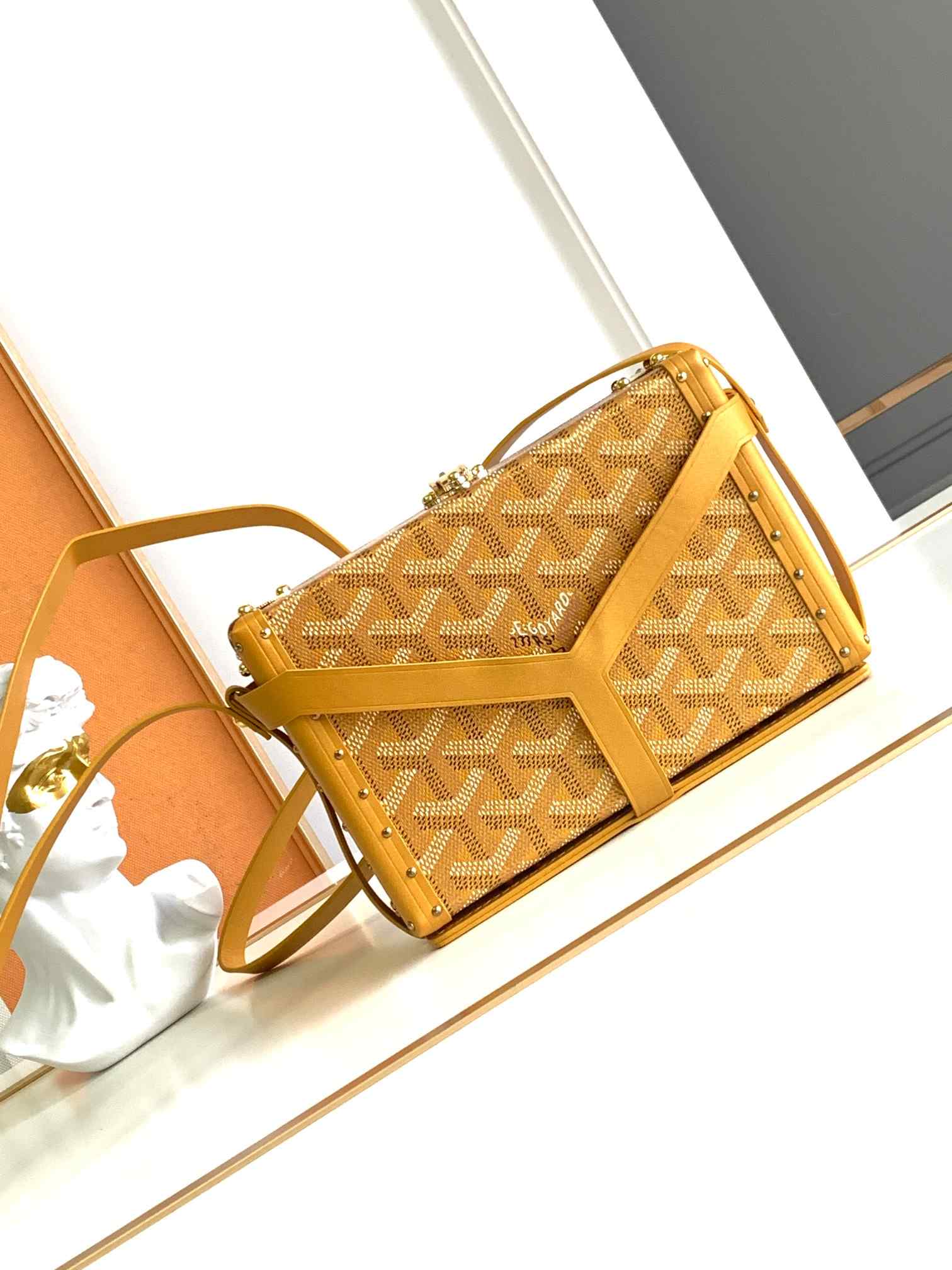 Goyard Minaudière Trunk Bag Limited Edition Gold